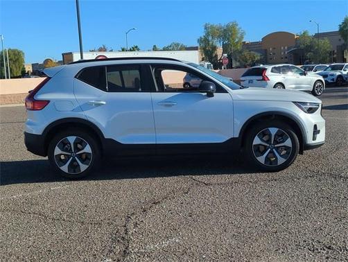 2026 Volvo XC40 B5 Plus