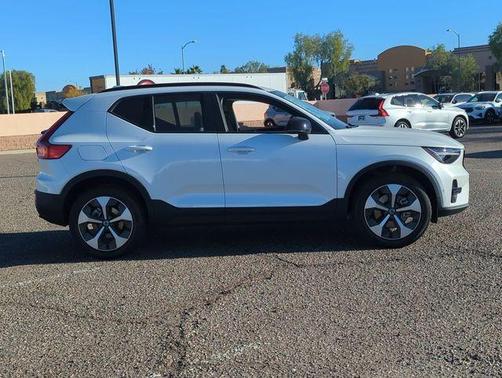 2026 Volvo XC40 B5 Plus