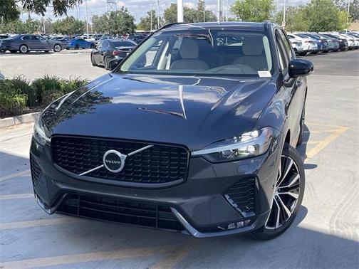 2025 Volvo XC60 B5 Plus