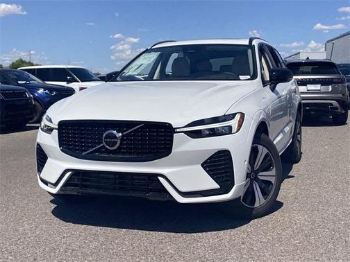 2025 Volvo XC60 Plug-In Hybrid T8 Plus