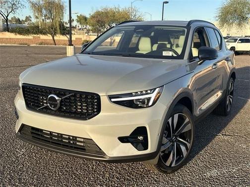 2026 Volvo XC40 B5 Ultra