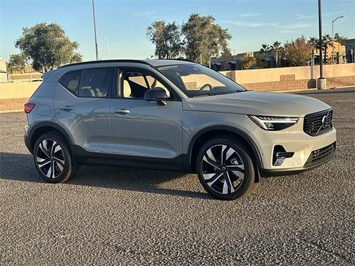 2026 Volvo XC40 B5 Ultra