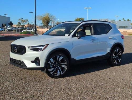 Crystal White 2026 Volvo XC40 B4 Plus