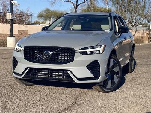 2025 Volvo XC60 Plug-In Hybrid T8 Plus