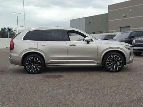 Bright 2026 Volvo XC90 Plug-In Hybrid T8 Plus 7-Seater