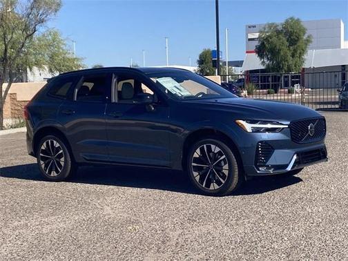 2026 Volvo XC60 B5 Plus