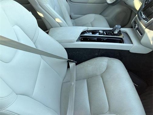 2023 Volvo XC90 B6 Plus 7-Seater