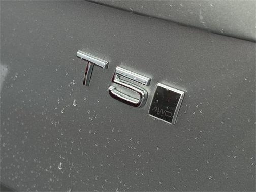 2019 Volvo XC90 T5 Momentum