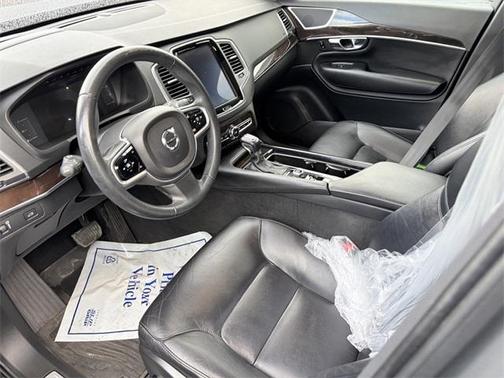 2019 Volvo XC90 T5 Momentum