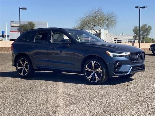 2025 Volvo XC60 Plug-In Hybrid T8 Ultra