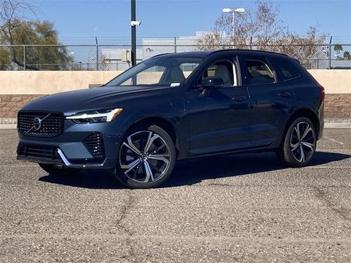 2025 Volvo XC60 Plug-In Hybrid T8 Ultra