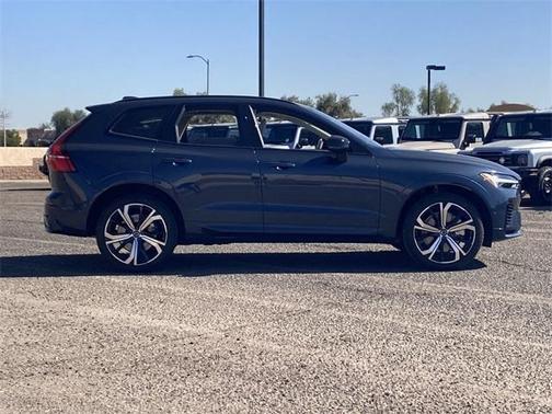 2025 Volvo XC60 Plug-In Hybrid T8 Ultra