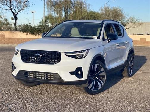 2026 Volvo XC40 B5 Ultra