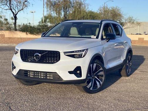 2026 Volvo XC40 B5 Ultra