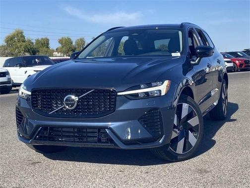 2025 Volvo XC60 Plug-In Hybrid T8 Plus