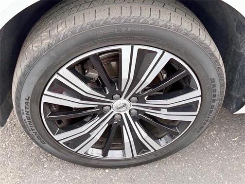 2023 Volvo XC60 B5 Plus Bright Theme