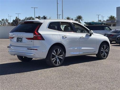 2023 Volvo XC60 B5 Plus Bright Theme