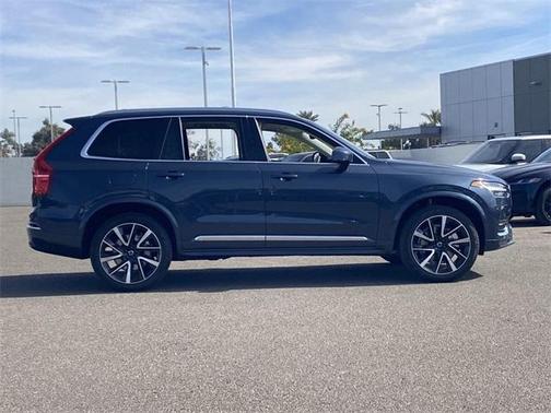 2025 Volvo XC90 B5 Plus