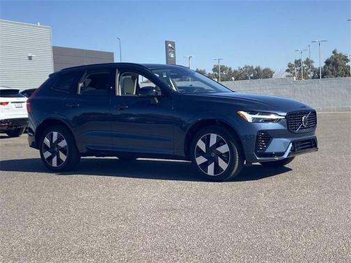 2025 Volvo XC60 Plug-In Hybrid T8 Plus