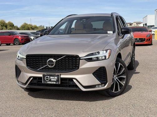 2023 Volvo XC60 B6 Ultimate Dark Theme