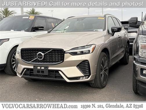 2023 Volvo XC60 B6 Ultimate Dark Theme