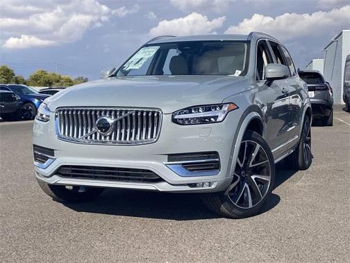 2025 Volvo XC90 B6 Plus 6-Seater