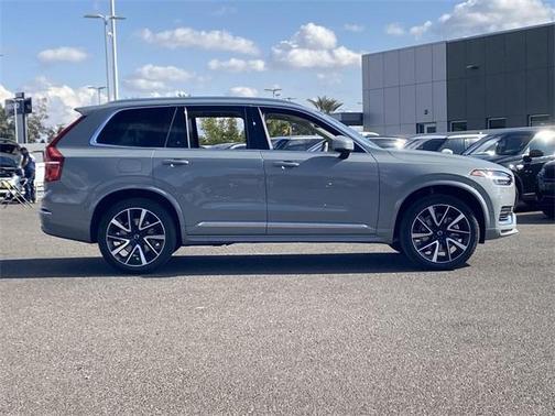 2025 Volvo XC90 B6 Plus 6-Seater