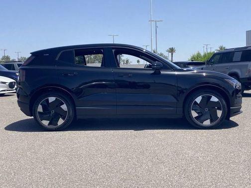 Onyx Black Metallic 2025 Volvo EX30 Twin Motor Plus