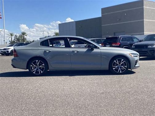 2025 Volvo S60 B5 Plus