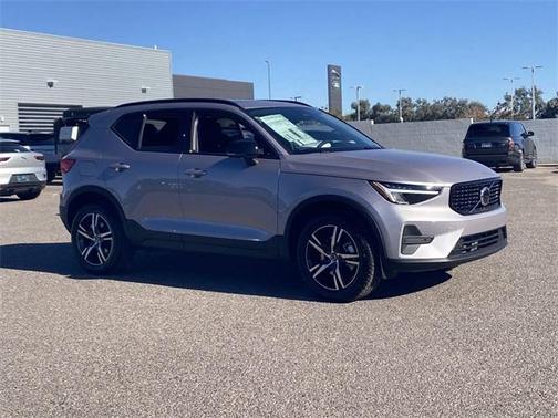 2026 Volvo XC40 B4 Core