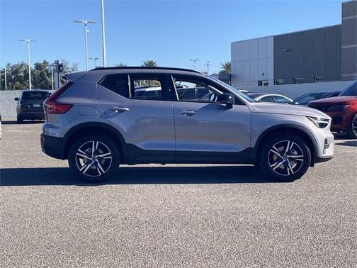 2026 Volvo XC40 B4 Core