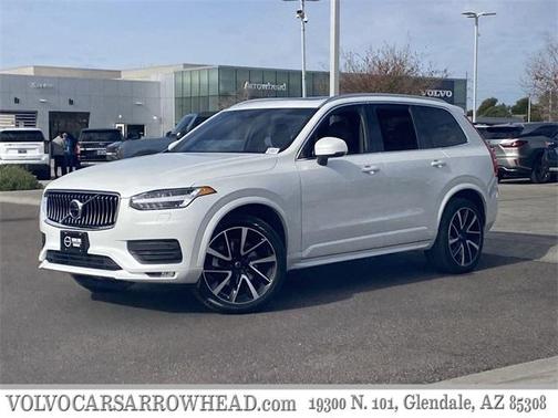 2022 Volvo XC90 T6 Momentum 7 Passenger