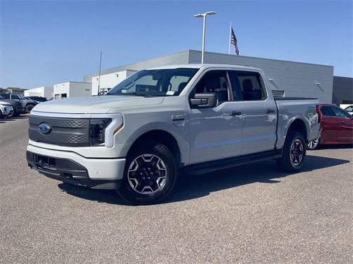 2023 Ford F-150 Lightning XLT