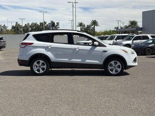 Oxford White 2015 Ford Escape SE