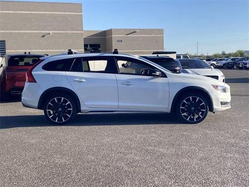 2018 Volvo V60 Cross Country T5