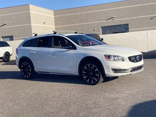2018 Volvo V60 Cross Country T5