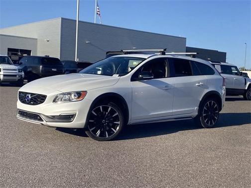 2018 Volvo V60 Cross Country T5