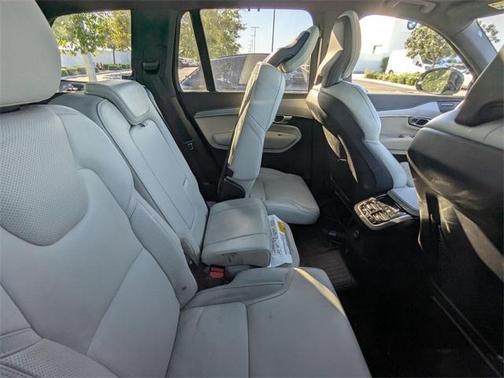 2022 Volvo XC90 Recharge Plug-In Hybrid T8 R-Design Extended Range 7P