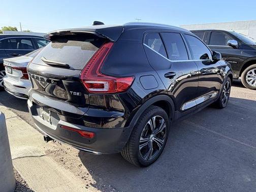 Black 2020 Volvo XC40 T5 Inscription