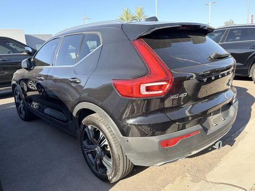 Black 2020 Volvo XC40 T5 Inscription