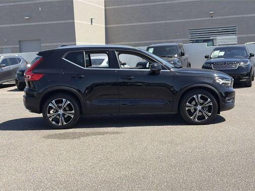 Onyx Black Metallic 2020 Volvo XC40 T5 Inscription