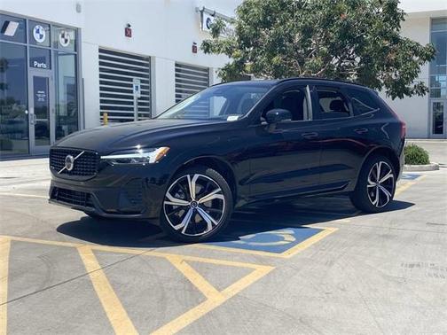 2025 Volvo XC60 Plug-In Hybrid T8 Ultra