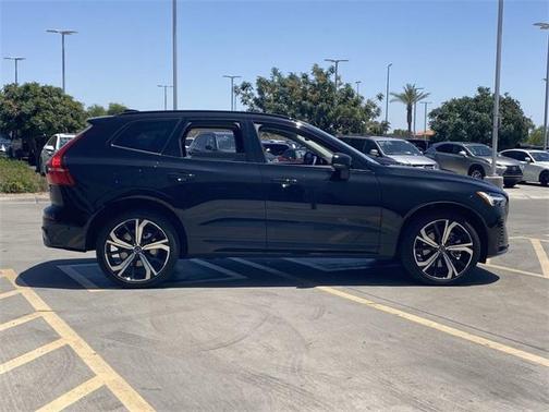 2025 Volvo XC60 Plug-In Hybrid T8 Ultra
