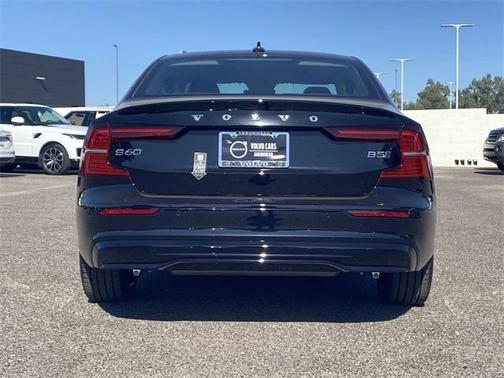 2024 Volvo S60 B5 Plus Dark Theme