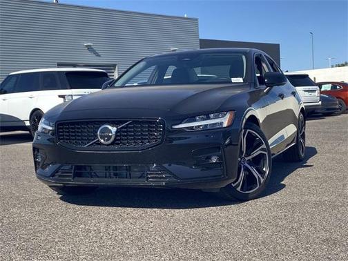 2024 Volvo S60 B5 Plus Dark Theme