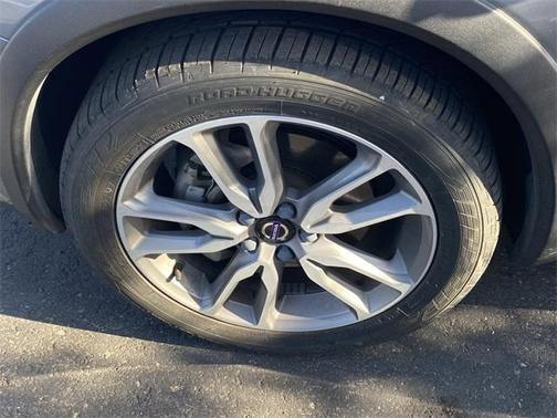2018 Volvo V60 Cross Country T5