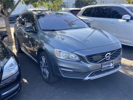 2018 Volvo V60 Cross Country T5