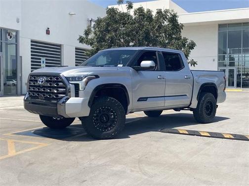 2023 Toyota Tundra Hybrid Platinum