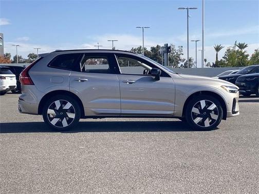 2025 Volvo XC60 Plug-In Hybrid T8 Plus