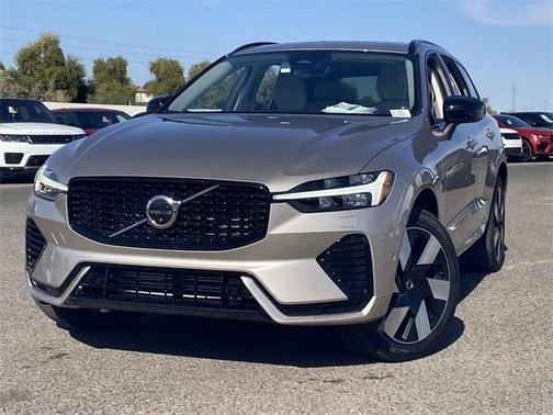 2025 Volvo XC60 Plug-In Hybrid T8 Plus